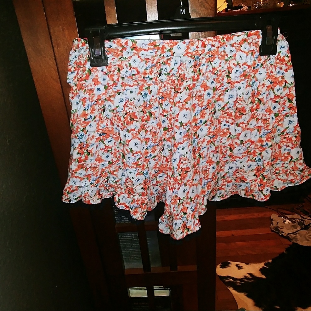Shorts - Picture 3 of 3